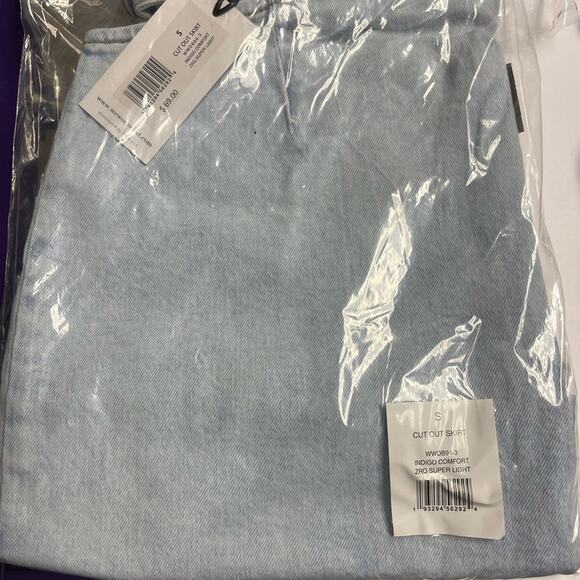 WeWoreWhat Indigo Comfort Cut Out Denim Mini Skirt Size Small NWT - Picture 9 of 11